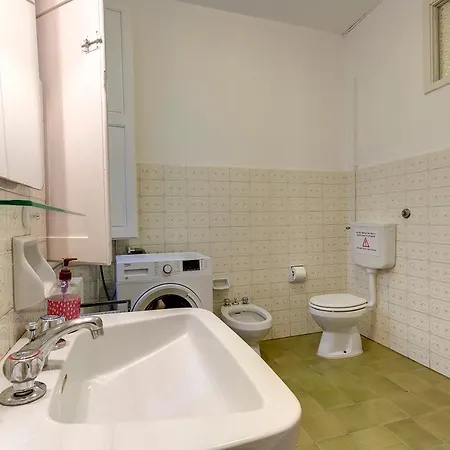 Servi 34 * Florence