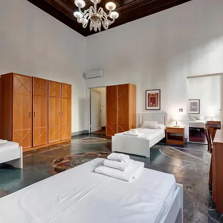Servi 34 * فلورنس